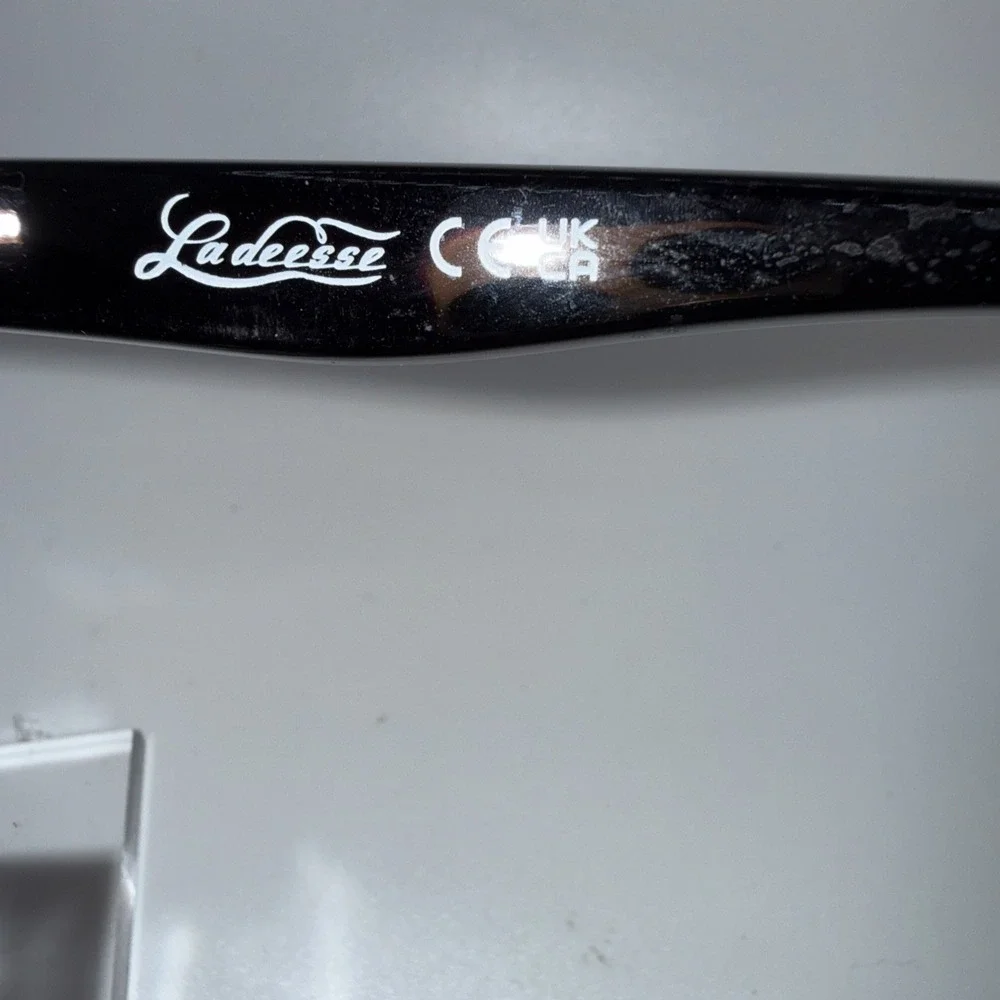 LA DEESSE Luxury Genuine Sunglass Readers +2.00 Exclusive Black Oversized CatEye